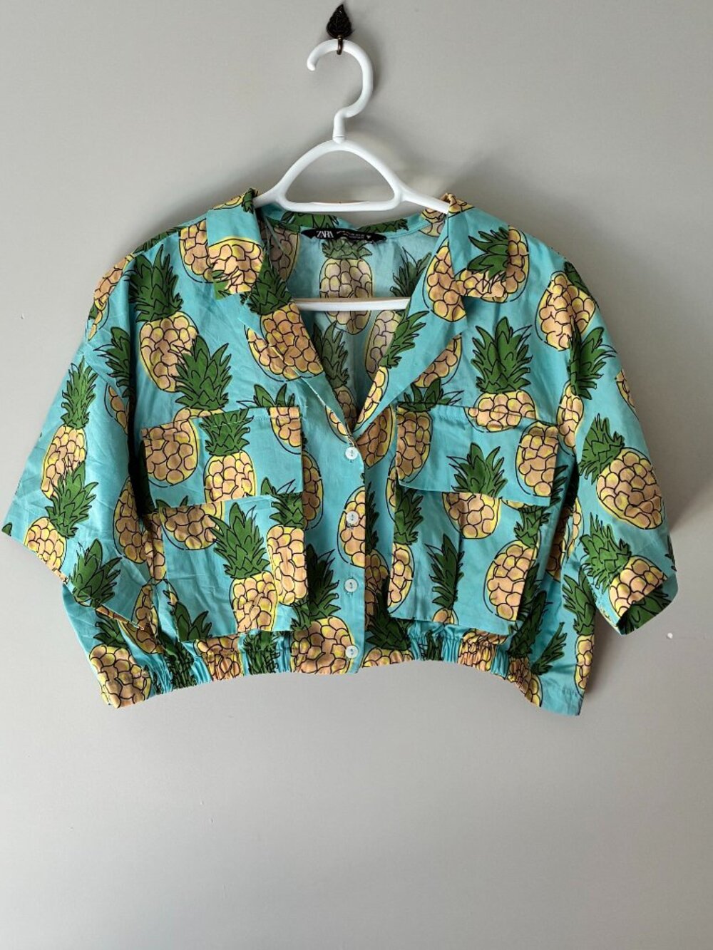 Chemisier crop top Zara bleu à imprimé ananas tropical – Taille XS